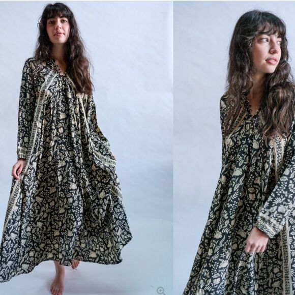 Natalie Martin Dresses & Skirts - Natalie Martin Fiore Maxi Dress 100% Silk Black Autumn Black Cream Floral Dress